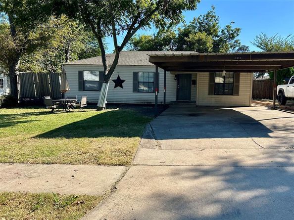 1610  Davis Boulevard , Garland Texas 75042