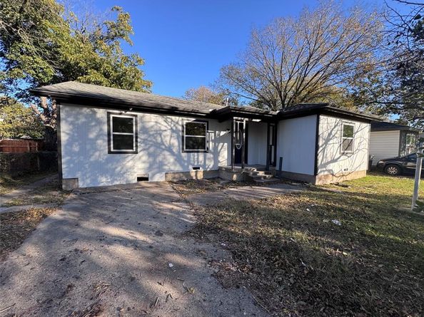 402  Tiawah Drive , Dallas Texas 75217