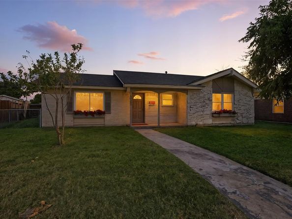 3935  Glenhaven Circle , Garland Texas 75042
