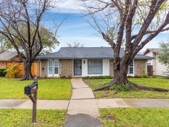 1425  Whitney Drive , Garland Texas 75040