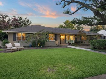 807  Clearwater Drive 