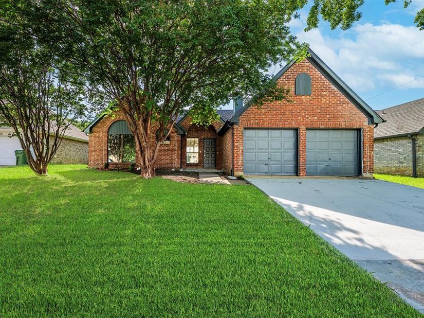 6105  Meadowside Trail , Arlington Texas 76017