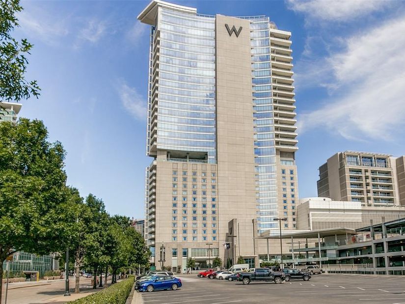 2408  Victory Park Lane  939, Dallas Texas 75219