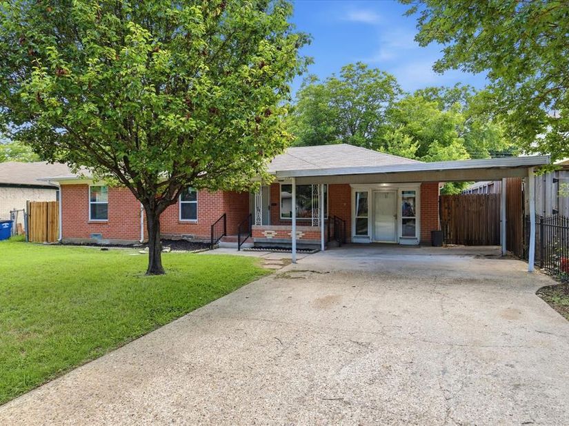 2129  Gaylord Drive , Dallas Texas 75227