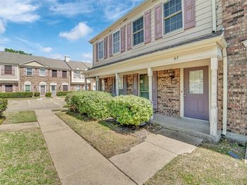 641  Carriagehouse Lane 