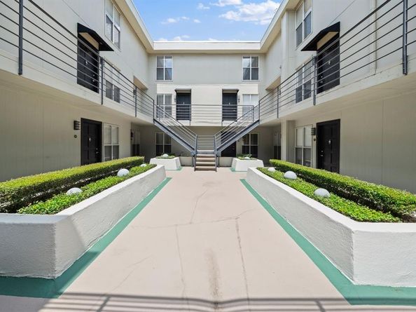 4211  Holland Avenue  105, Dallas Texas 75219