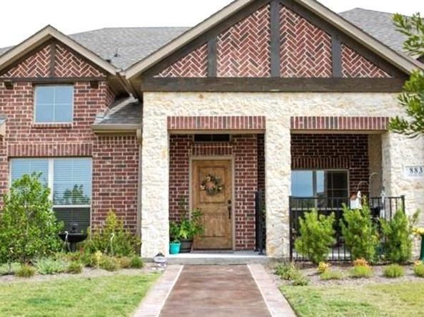 883  Birds Fort Trail , Arlington Texas 76005