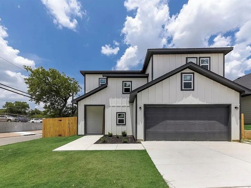 1901  Kelly Street , Fort Worth Texas 76104