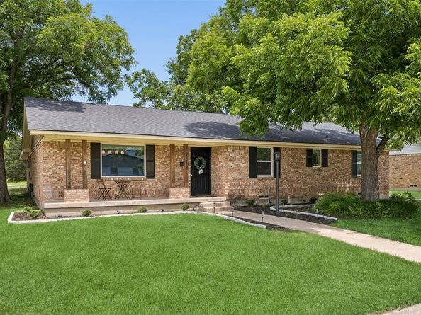 2564  Saint Francis Avenue , Dallas Texas 75228