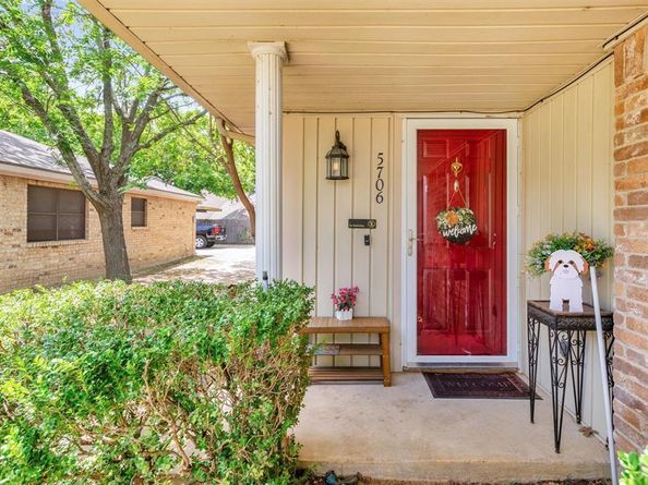 5706  Bramblewood Court , Arlington Texas 76017