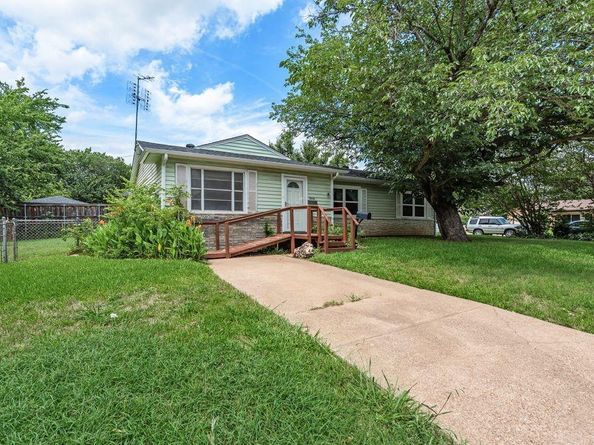 2219  Morgan Street , Irving Texas 75062