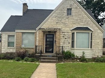 1214 E Waco Avenue 