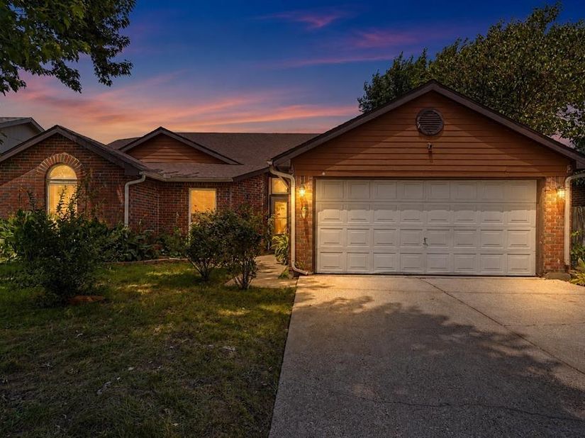 7949  Waterside Trail , Fort Worth Texas 76137