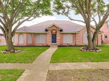 806  Green Apple Drive 