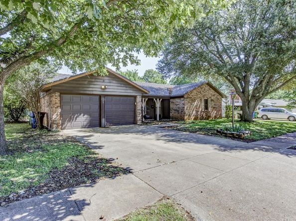 521 E Mustang Street , Crowley Texas 76036