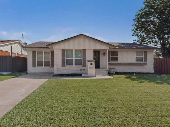 2302  Lagoon Drive , Mesquite Texas 75150