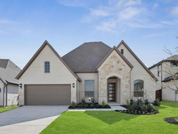 100  Bristol Lane , Azle Texas 76020