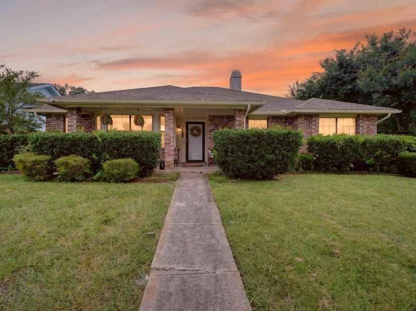 2602  Princewood Drive , Garland Texas 75040