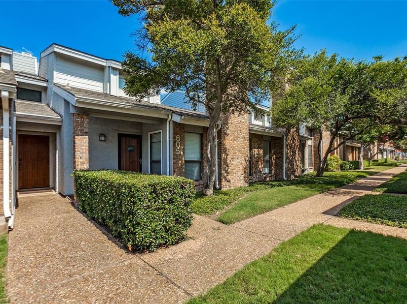 17490  Meandering Way  604, Dallas Texas 75252