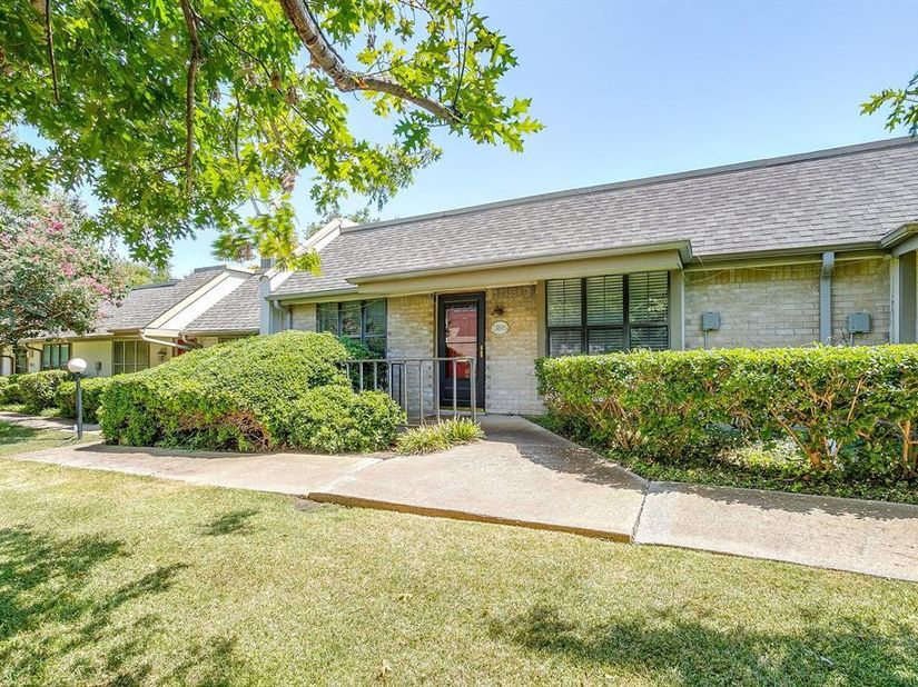 13845  Leinsper Green Street , Dallas Texas 75240