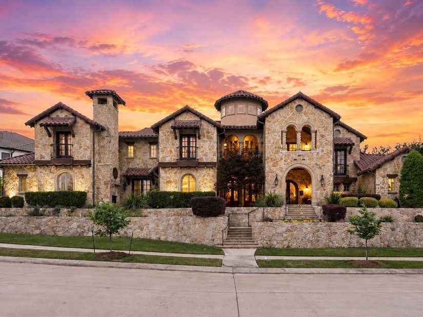 2504  Silver Table Drive , Lewisville Texas 75056