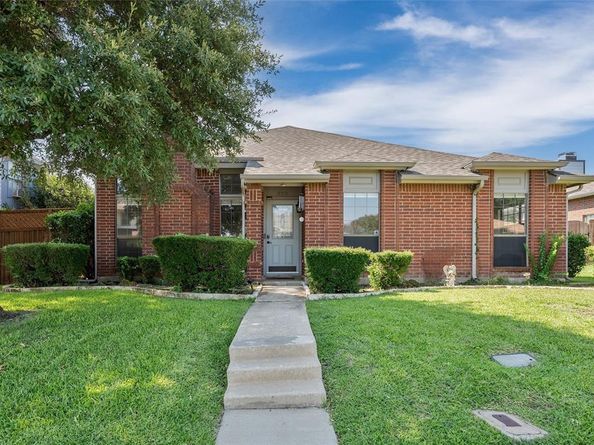 978  Downey Drive , Lewisville Texas 75067
