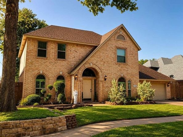 2902  Redstone Drive , Arlington Texas 76001