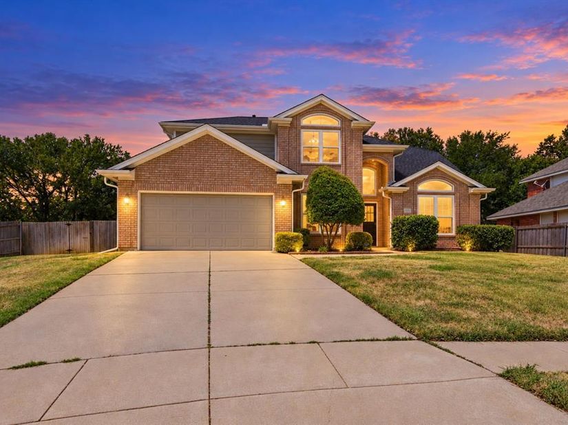 901  Tennison Drive , Euless Texas 76039