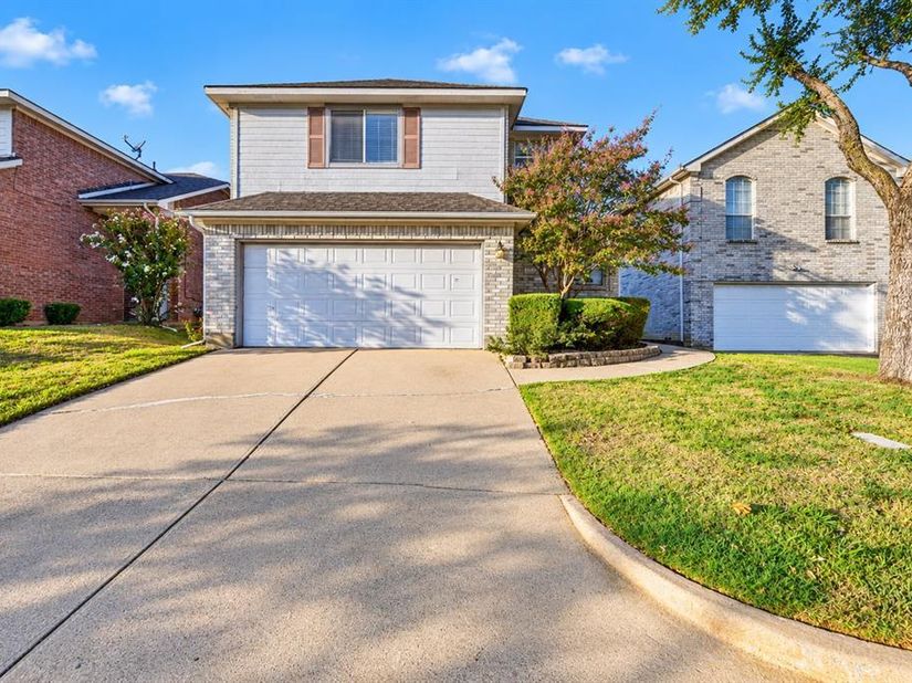 505  Saddle Drive , Euless Texas 76039