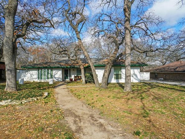 141  Timberlake Drive , Azle Texas 76020