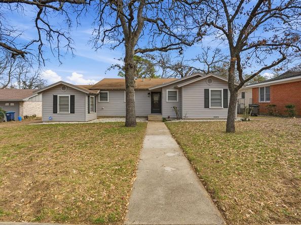 2325  Halbert Street , Fort Worth Texas 76112