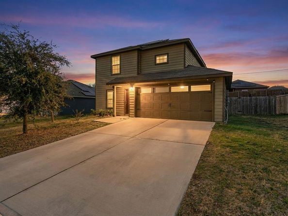 1321  Eagle Lake Drive , Azle Texas 76020