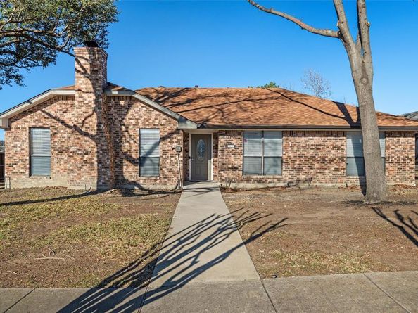 1613  Saint James Drive , Carrollton Texas 75007