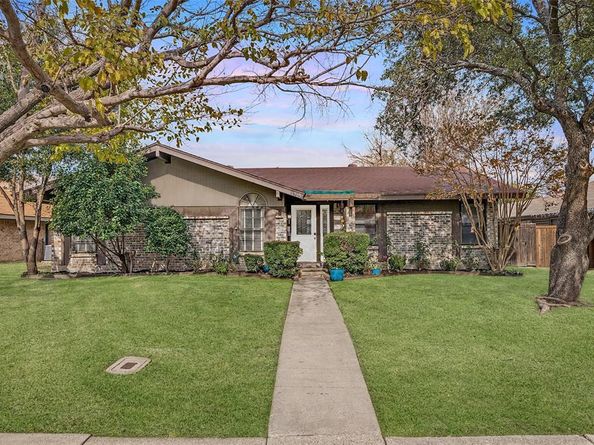 1365  Forestglen Drive , Lewisville Texas 75067