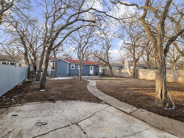 3825  Childress Street , Fort Worth Texas 76119