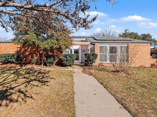 1525  Juniper Lane , Lewisville Texas 75077