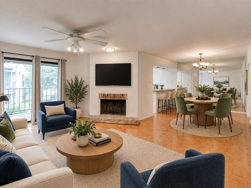 15221  Berry Trail  304, Dallas Texas 75248