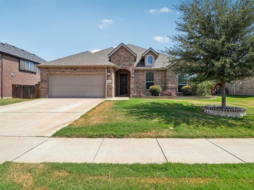 609  Richard Street , Crowley Texas 76036