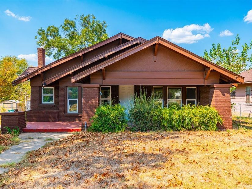 817  Marion Avenue , Fort Worth Texas 76104