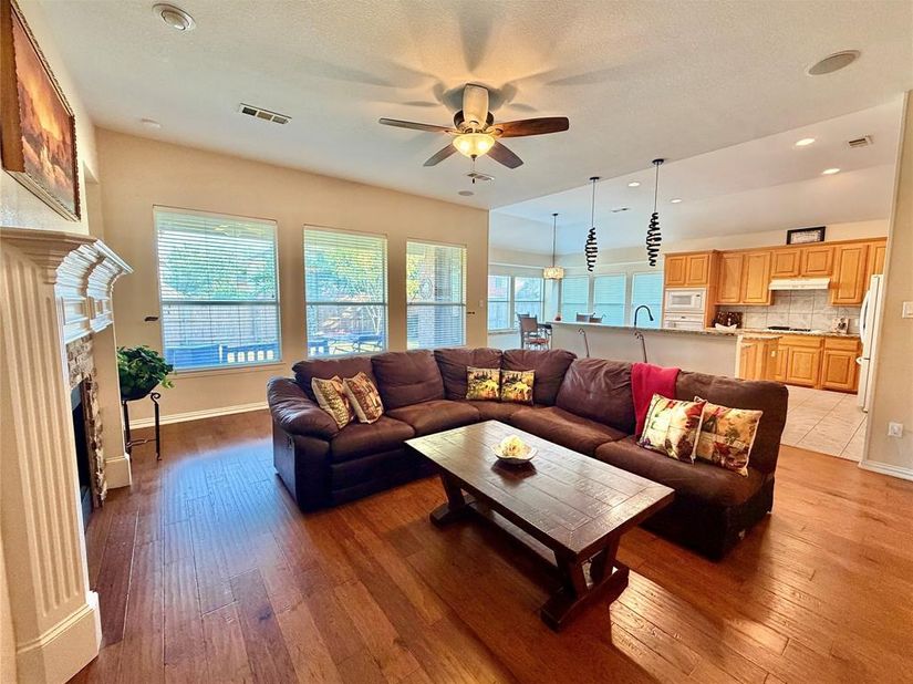 4821  Bellflower Way , Fort Worth Texas 76123