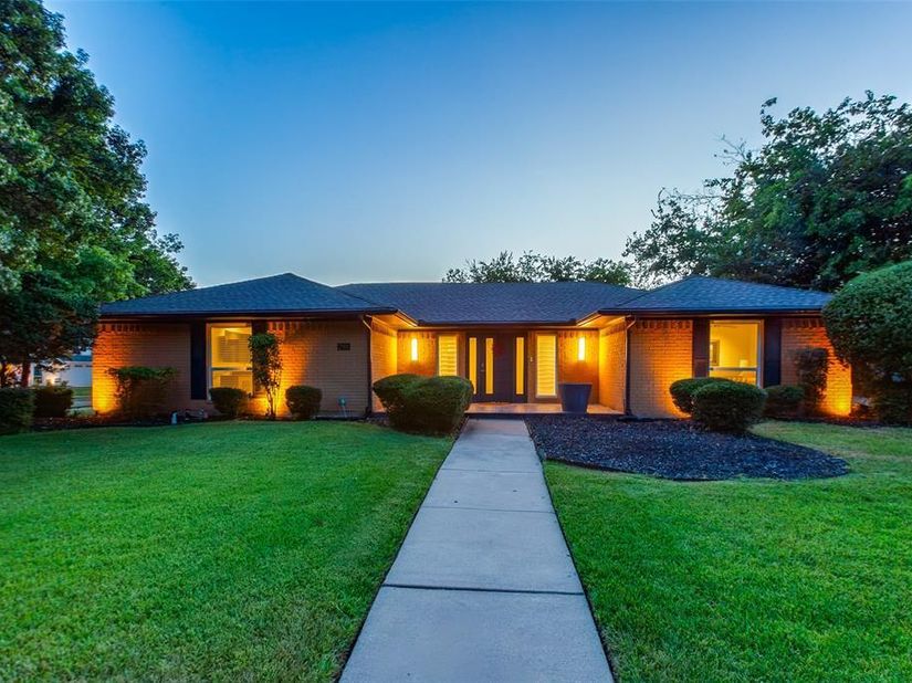 2901  Deep Valley Trail , Plano Texas 75075