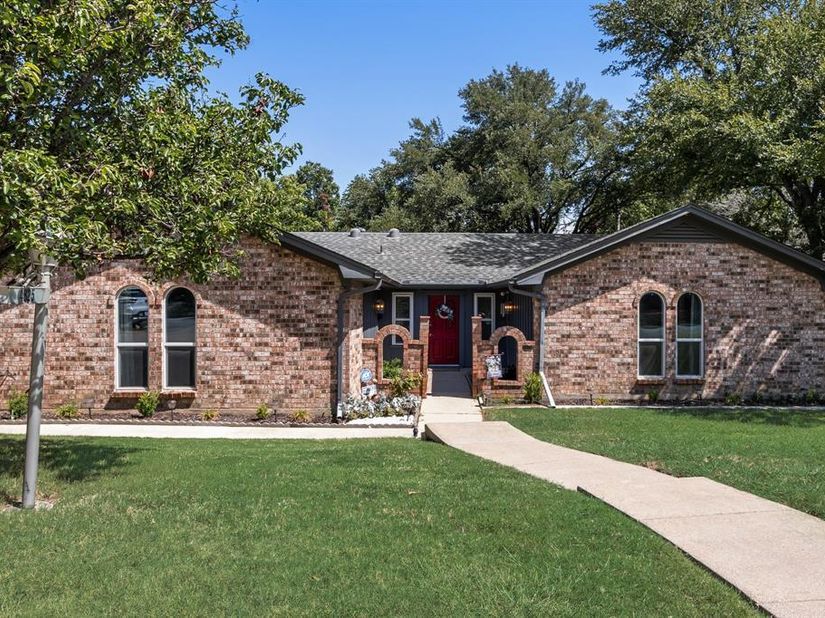 4825  Barnett Street , Fort Worth Texas 76103