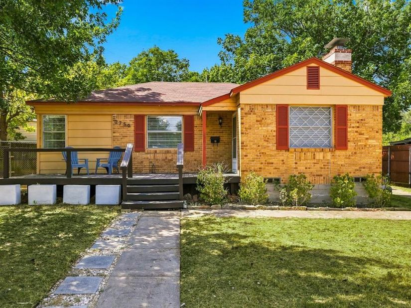 2759  Avon Street , Dallas Texas 75211