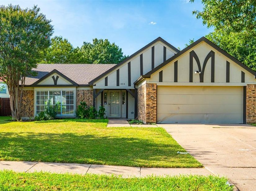 404  Spencer Circle , Grand Prairie Texas 75052