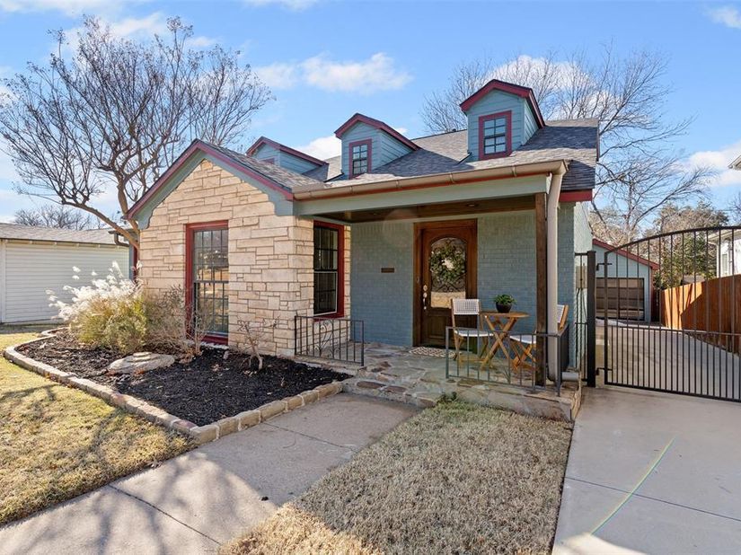 2548  Walsh Court , Fort Worth Texas 76109