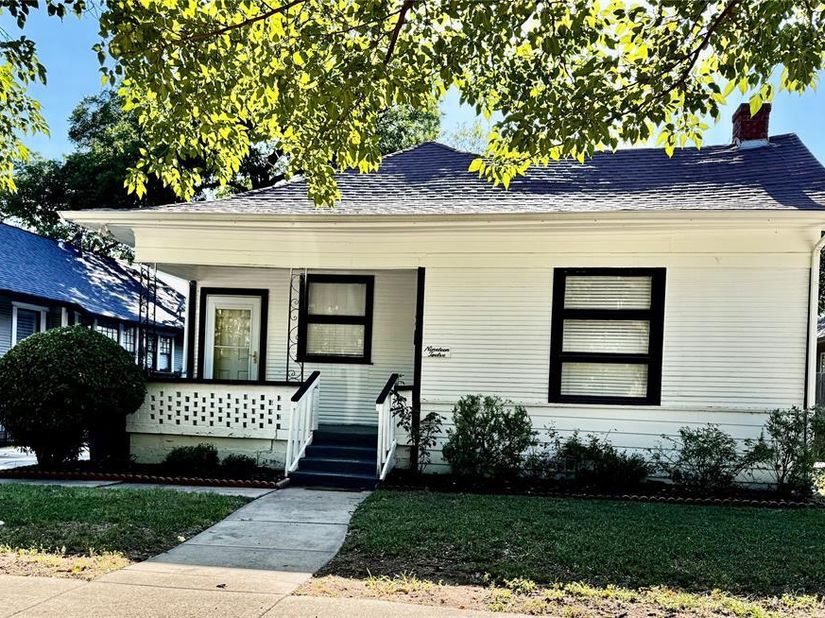 1912  Hurley Avenue , Fort Worth Texas 76110