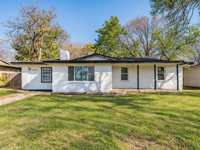 5569  Burton Avenue , Fort Worth Texas 76119