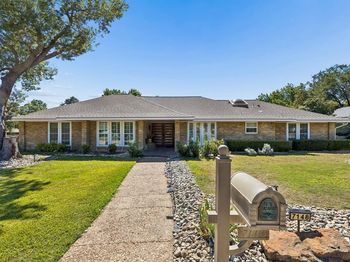 7148  Roundrock Road 