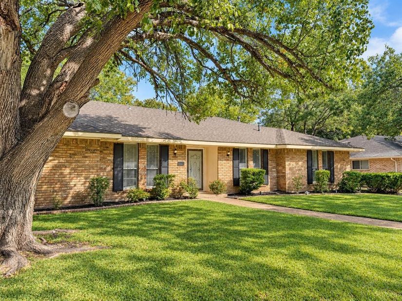 1444  Marlene Place , DeSoto Texas 75115