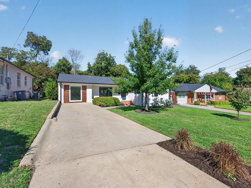 721  Owensons Drive , Dallas Texas 75224